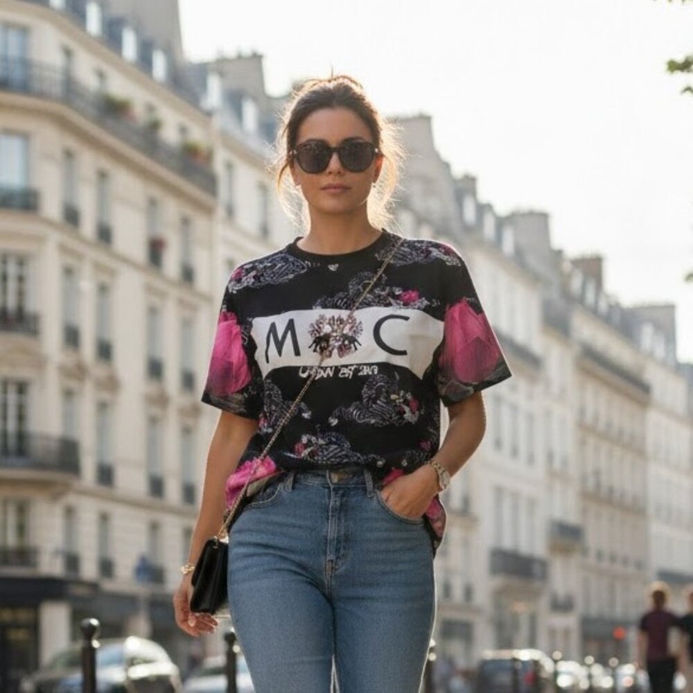 SAM MC LONDON Short Sleeves T Shirt with Painted Dragon and Lotus Floral